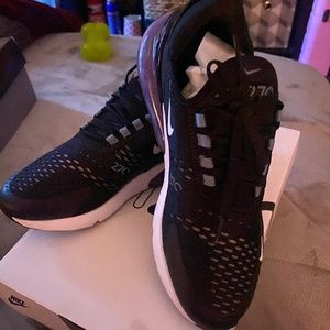 Nike Air Max 270